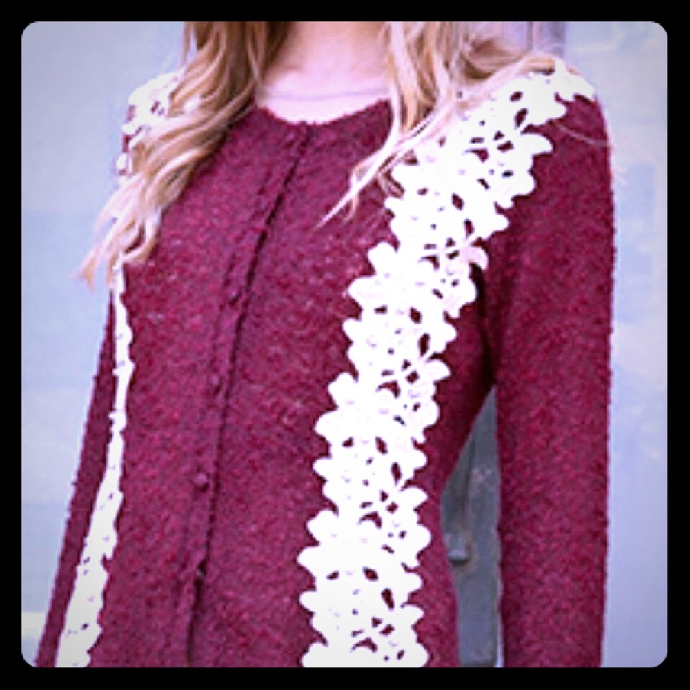 Cardigan sweater with lace accent ❤️❤️
